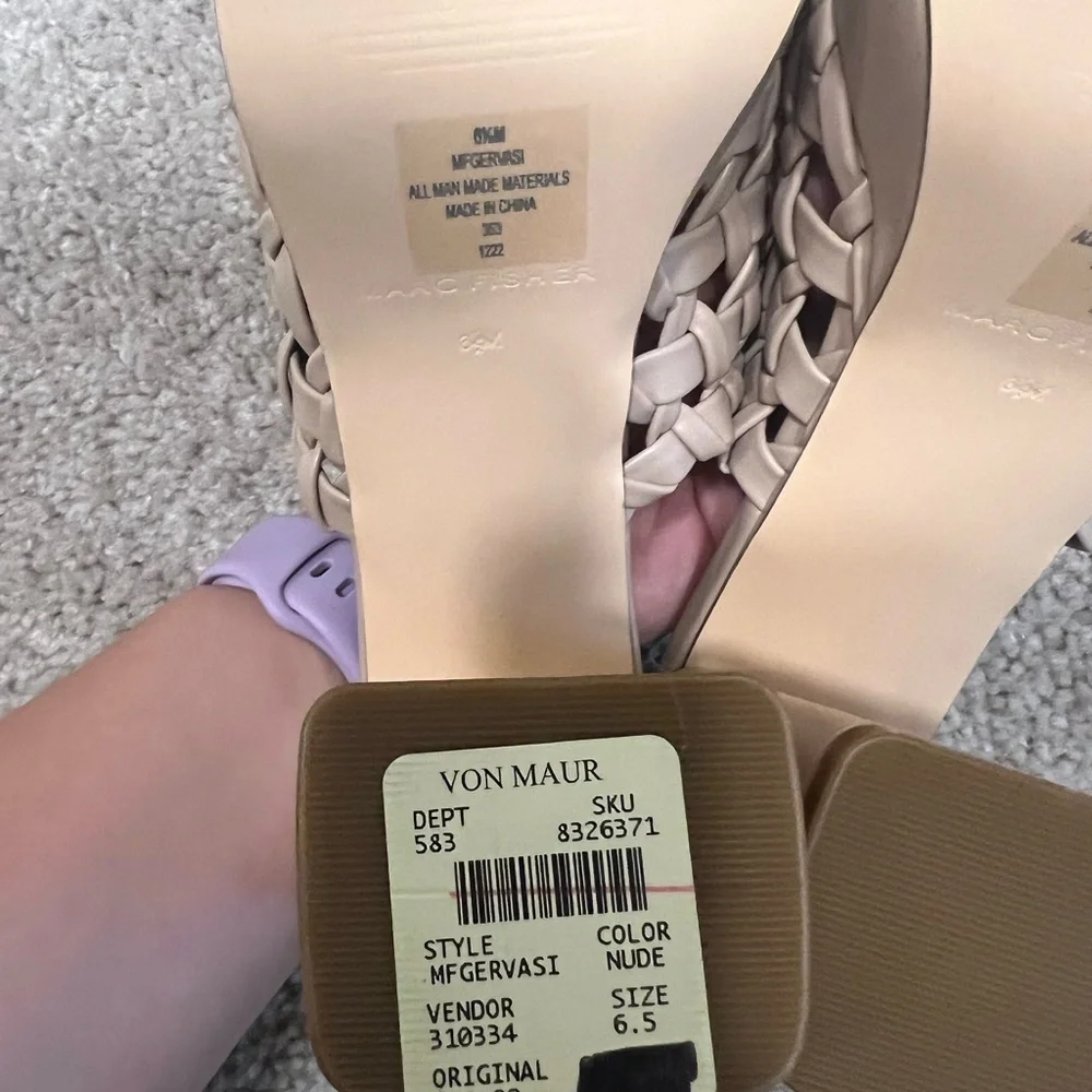 NWT Marc Fisher Heels - Picture 3 of 4